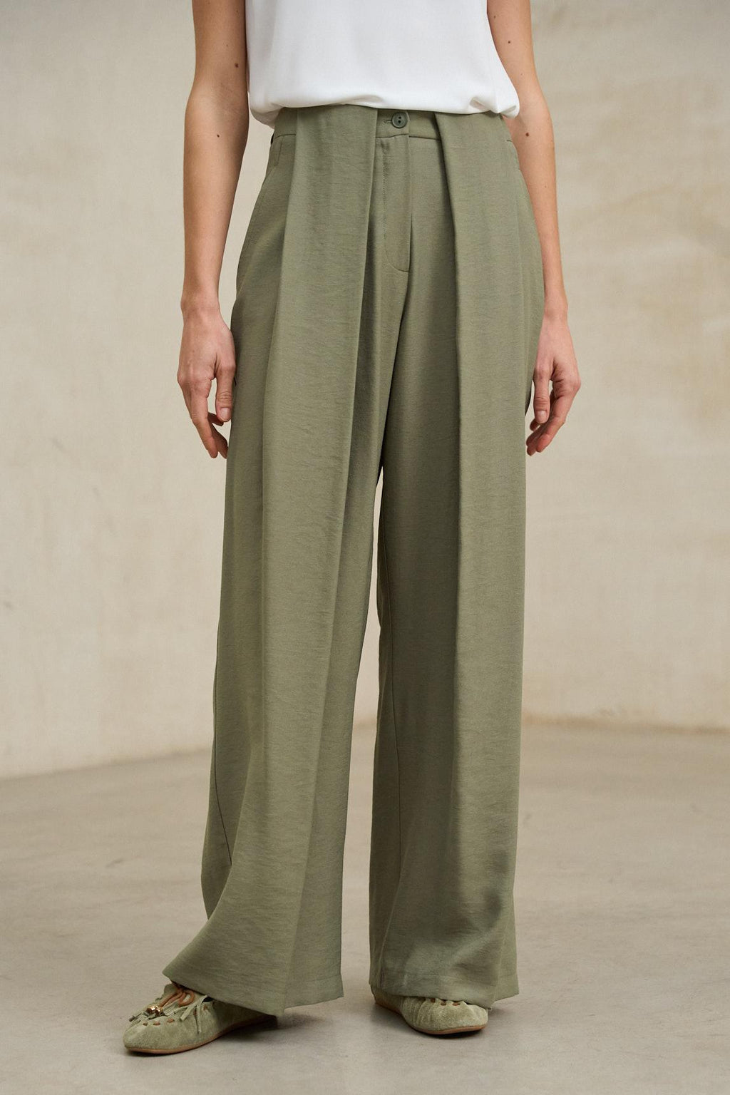 Lyss khaki trousers
