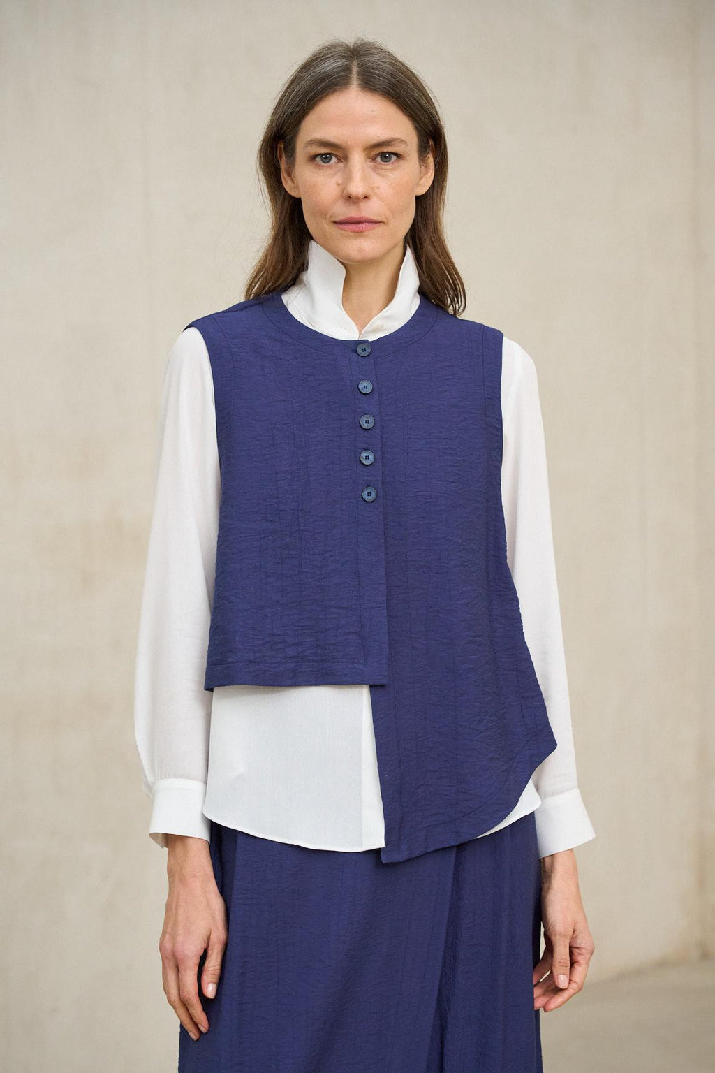 Freja navy blue vest