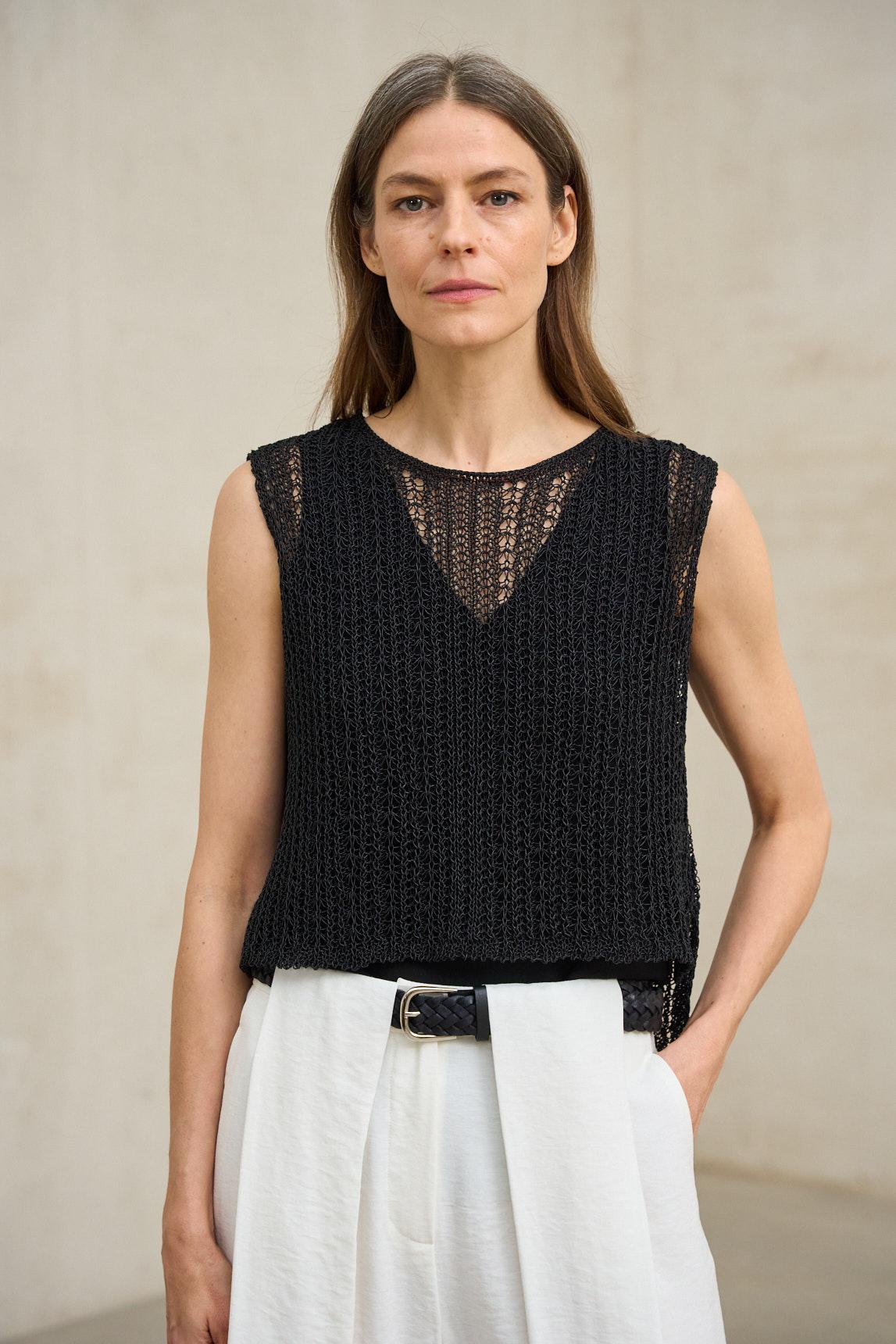 Erya black vest