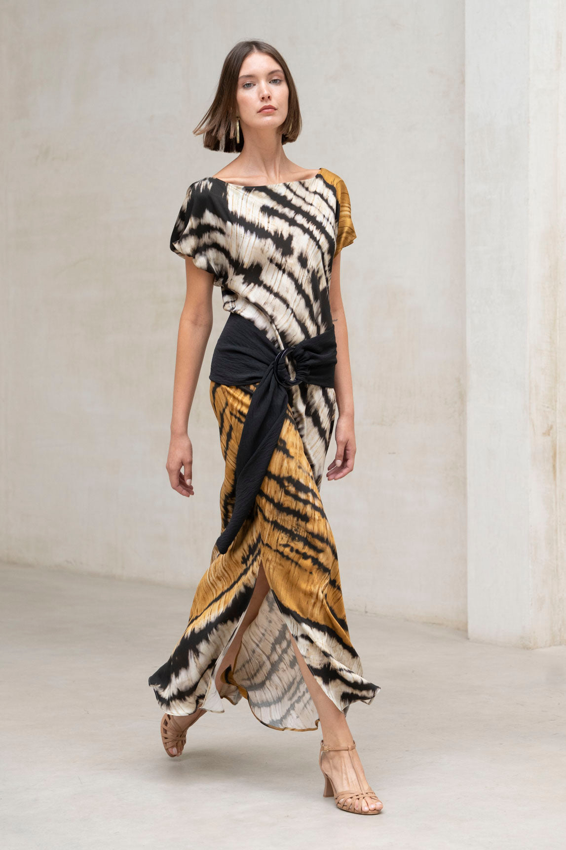 Yungle dress with mustard and black print