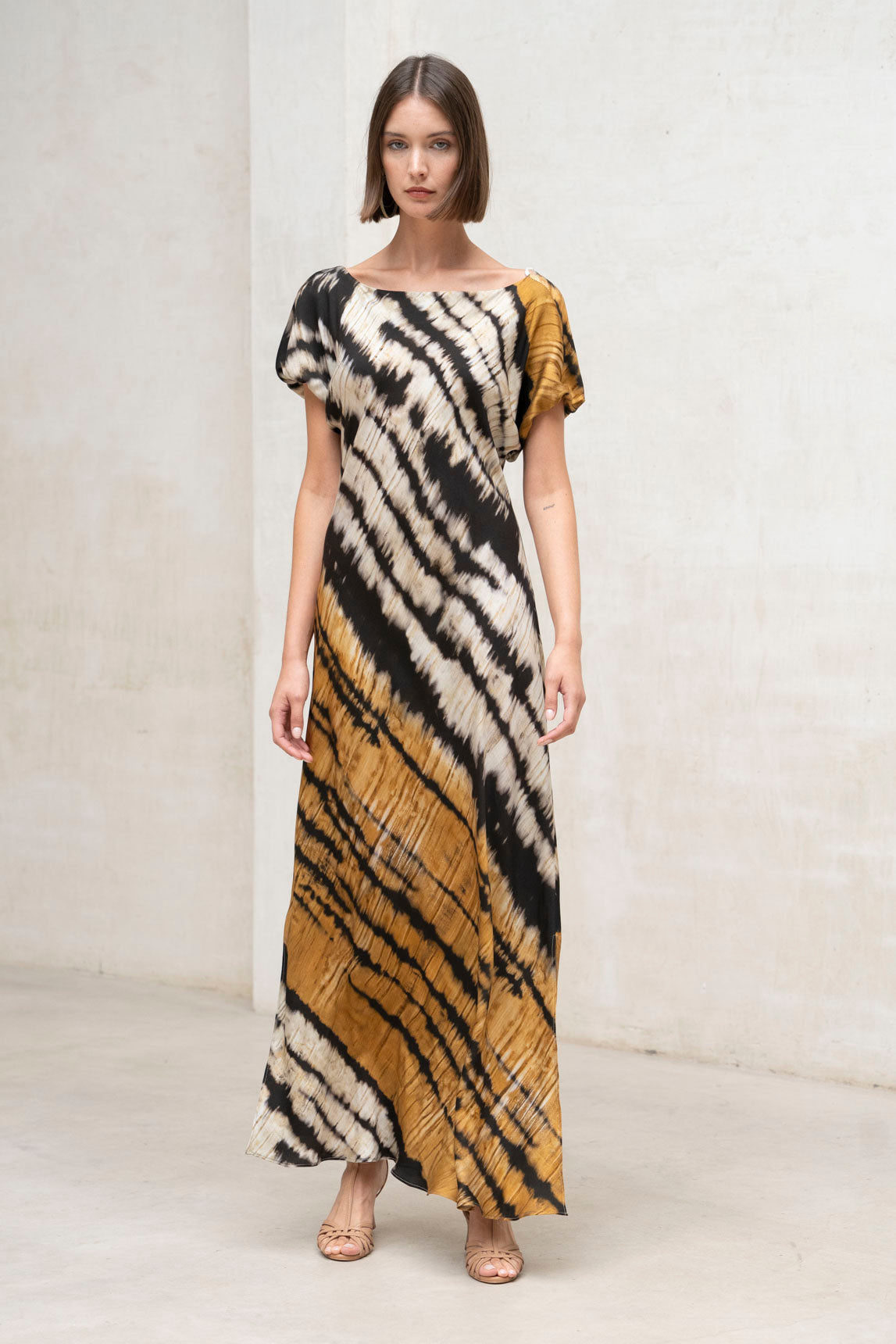Yungle dress with mustard and black print