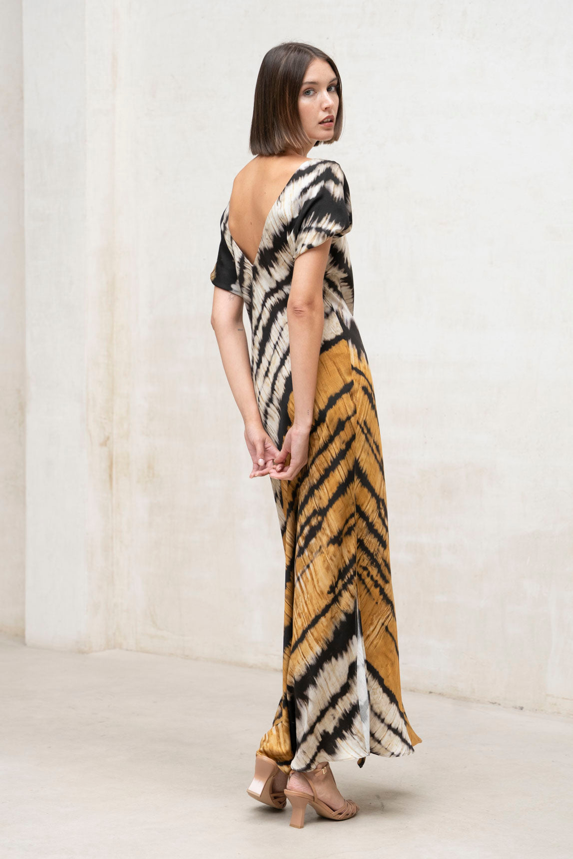 Yungle dress with mustard and black print