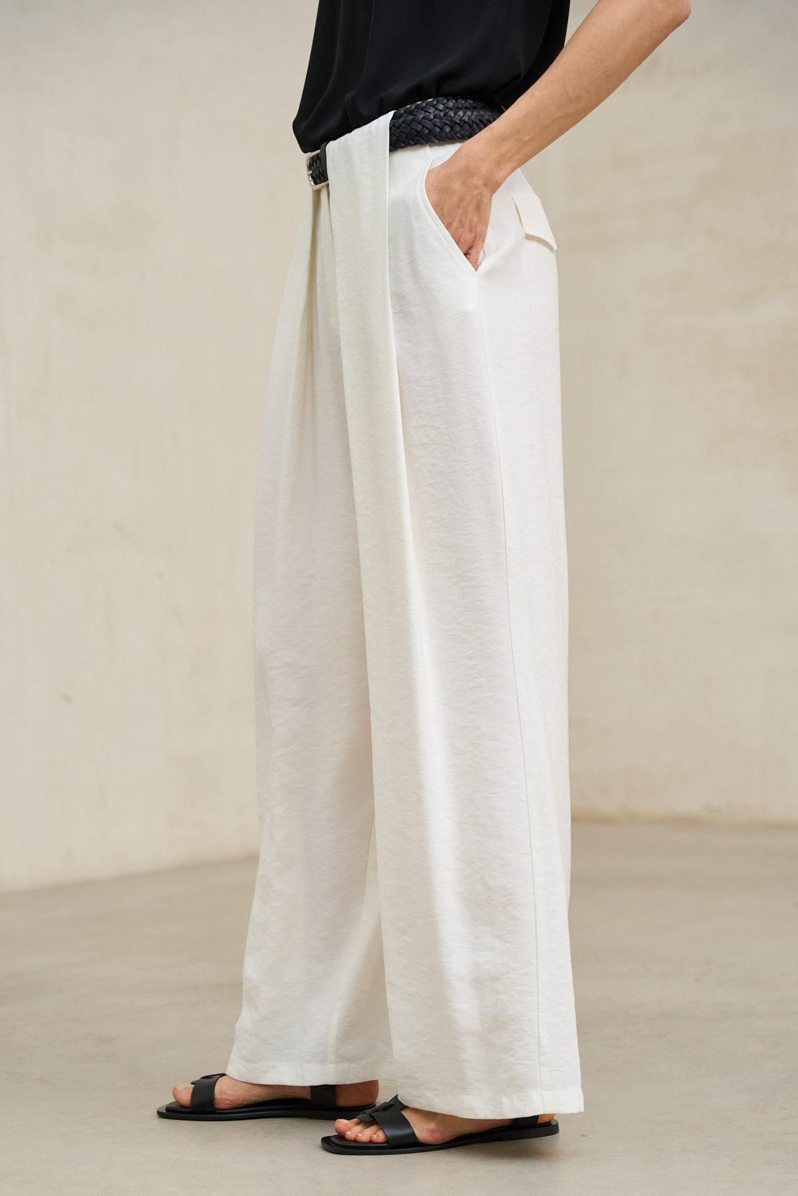 Lyss white trousers