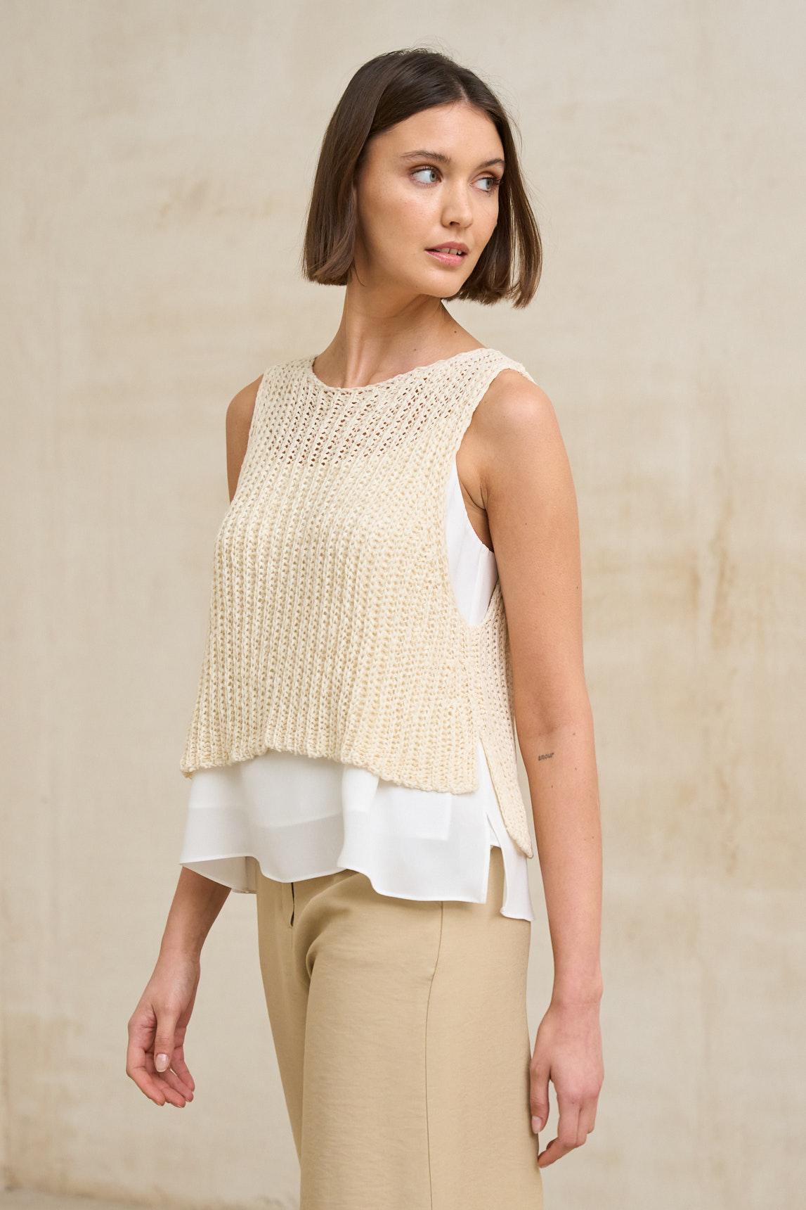 Elnara vest in ecru
