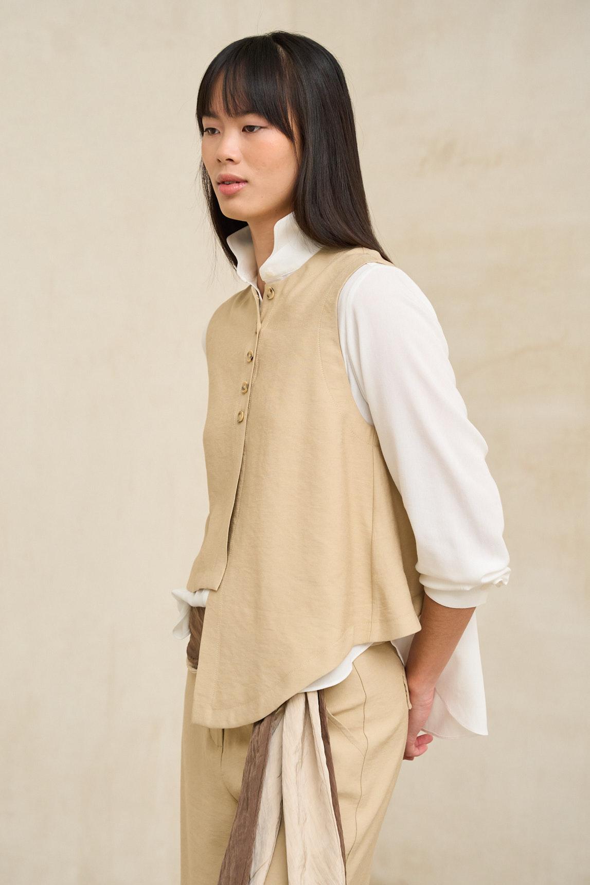 Freja beige vest