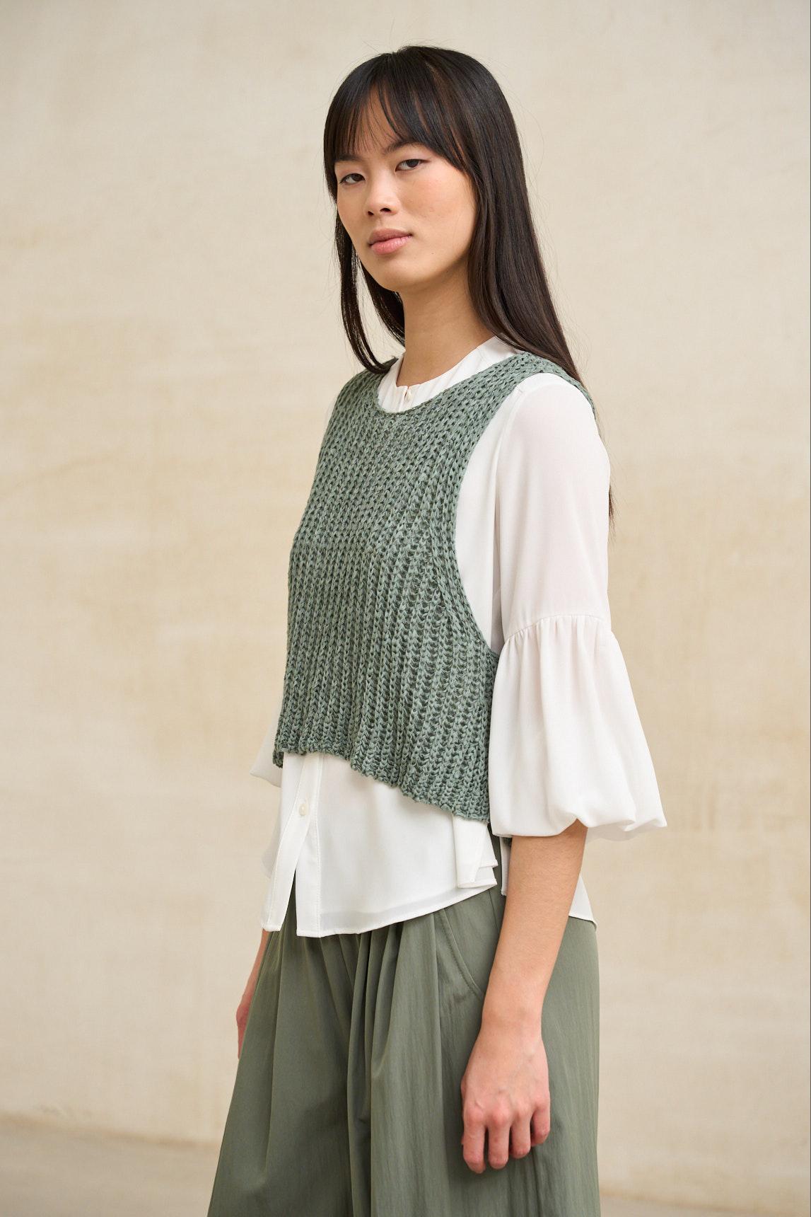 Elnara sage green vest