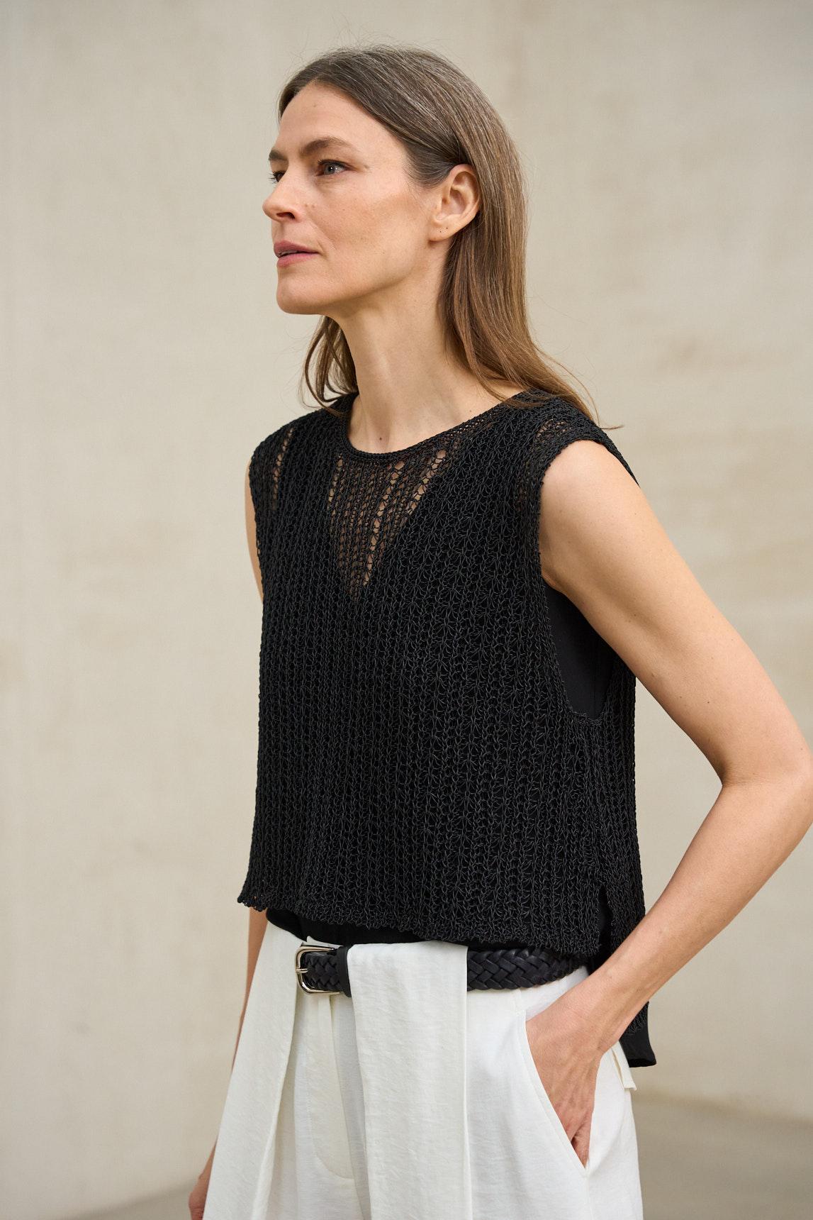 Erya black vest