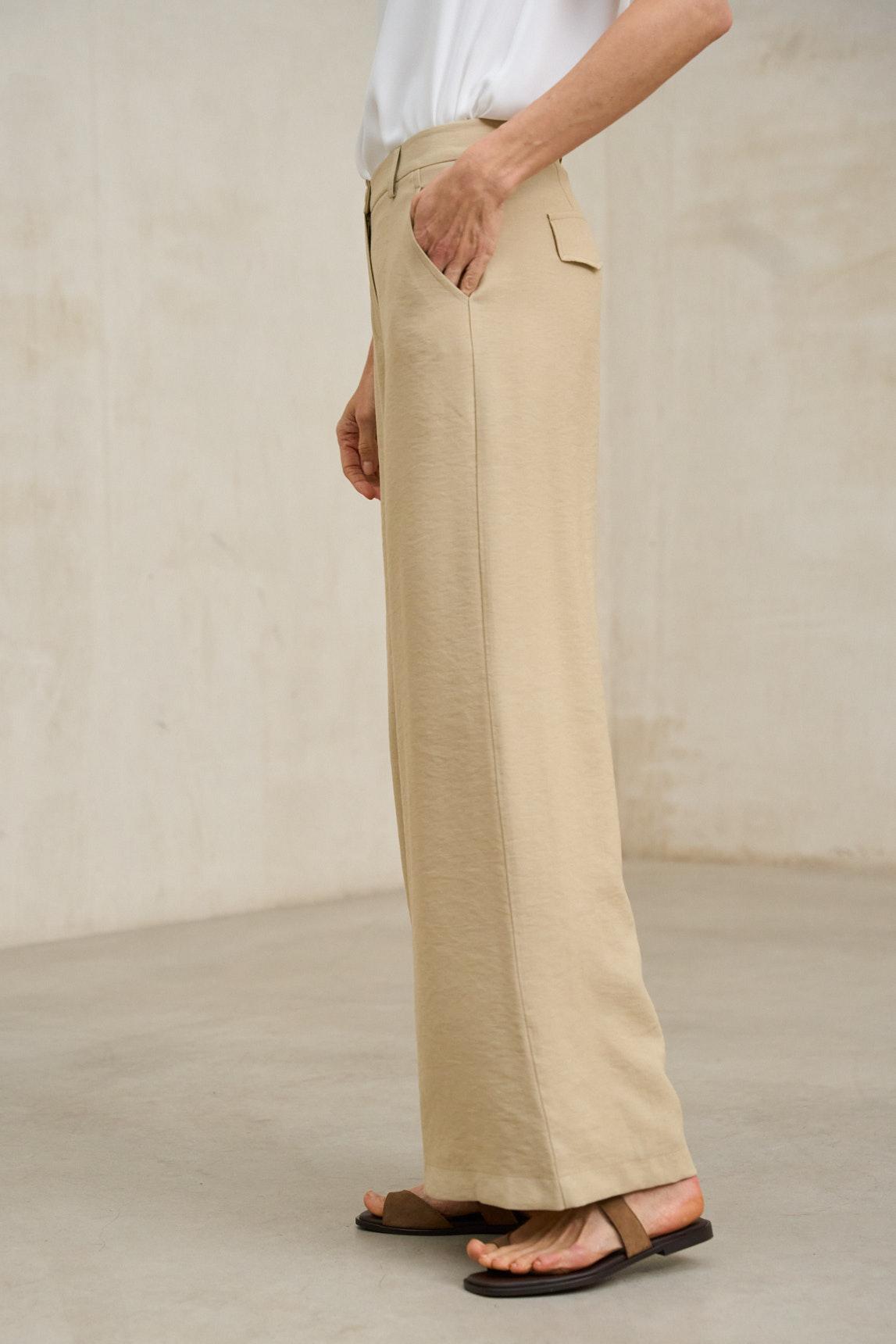 Lysel beige trousers