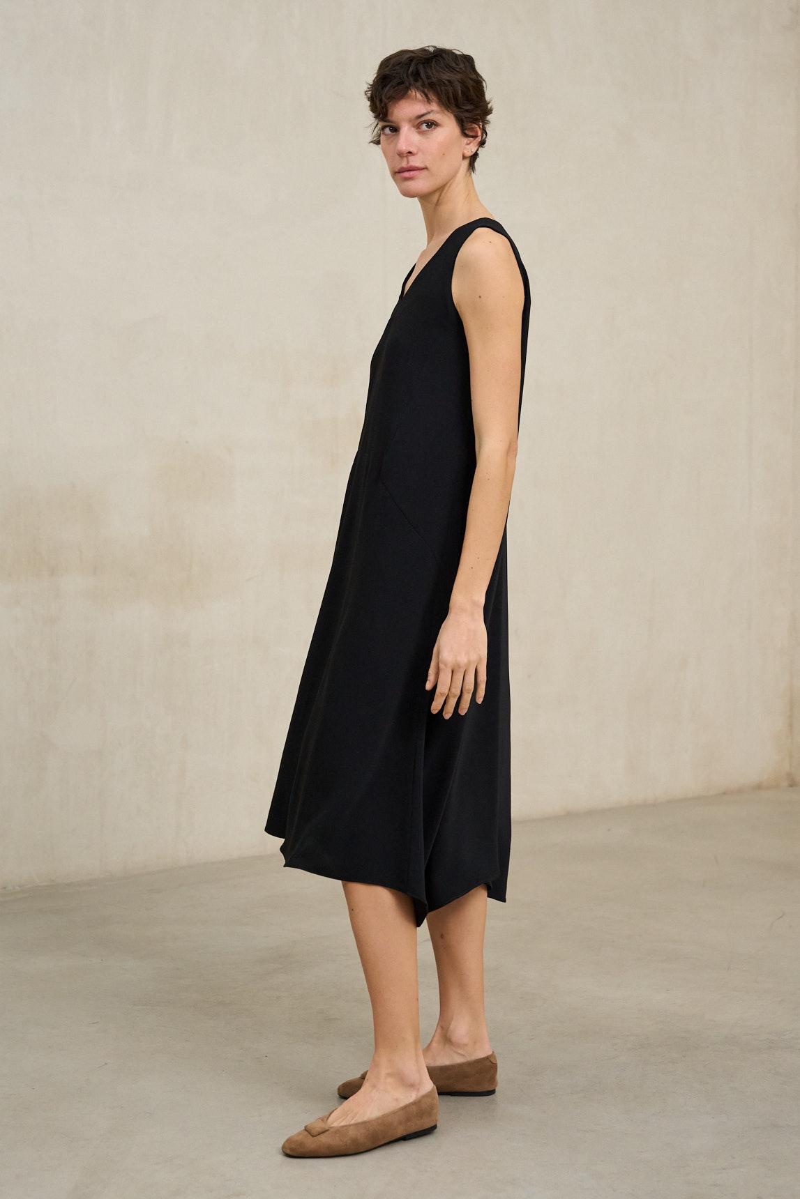 Naïra black dress