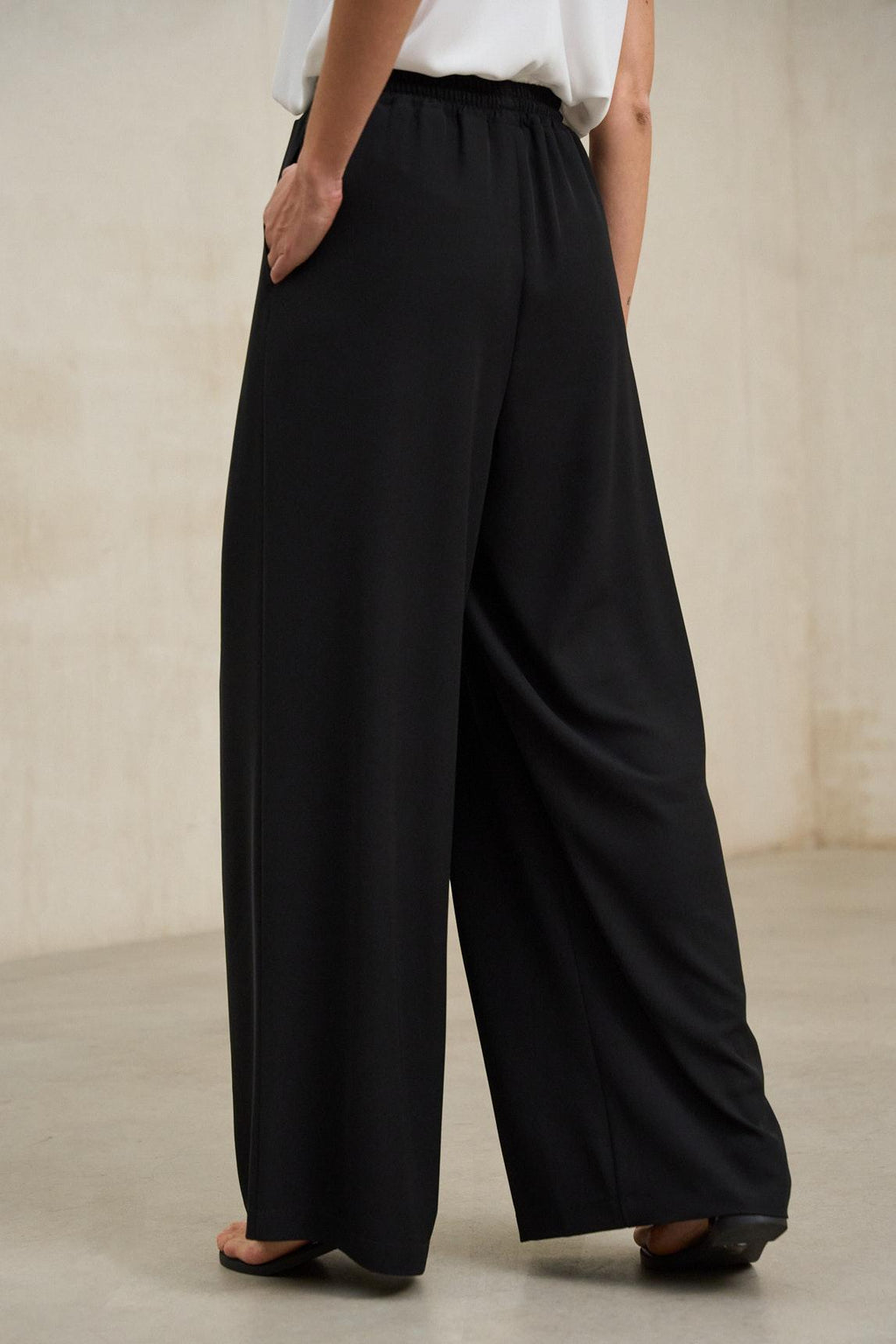 Lirien black trousers
