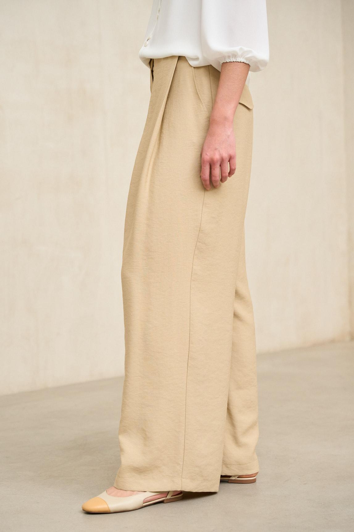 Beige Lyss trousers