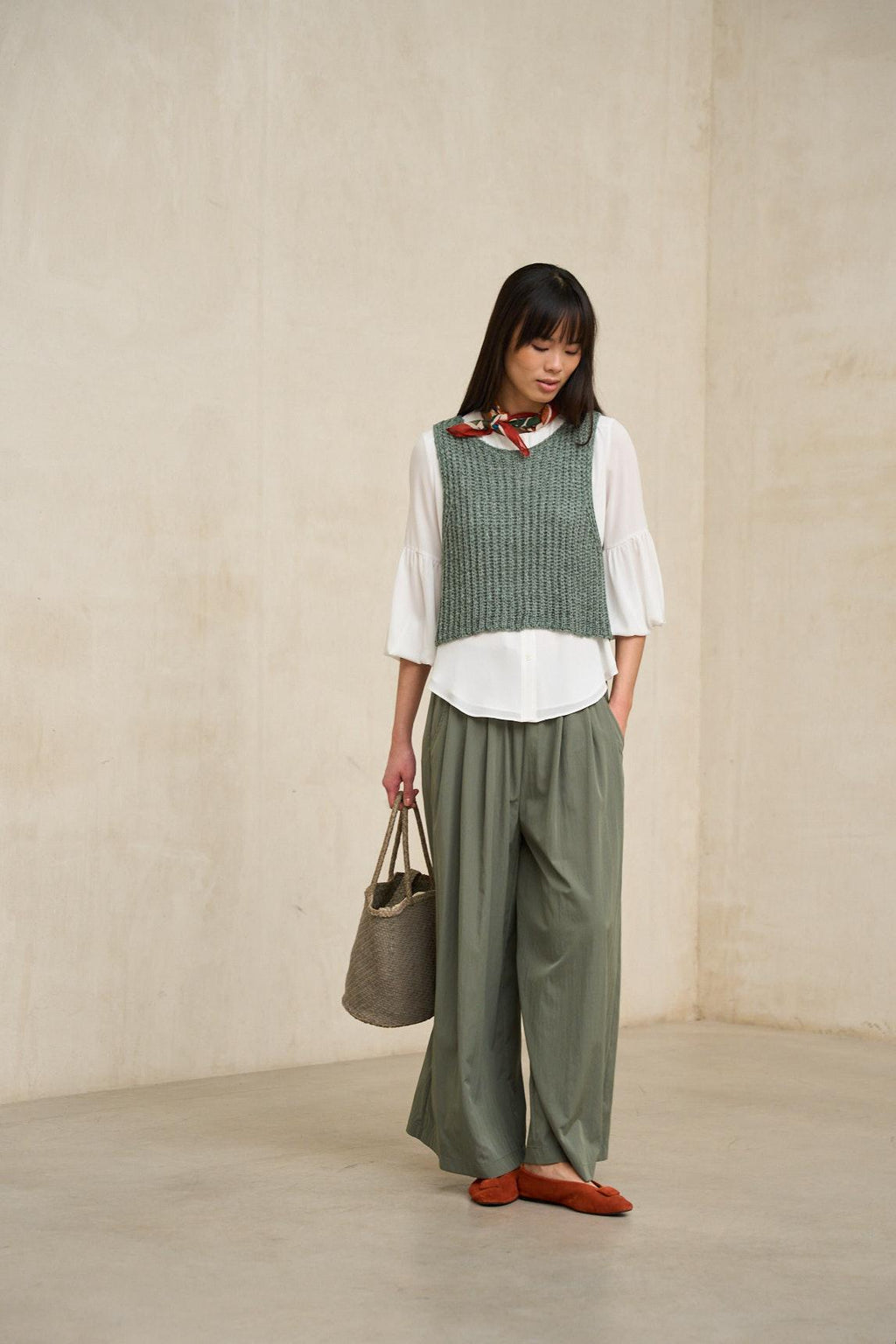 Elnara sage green vest