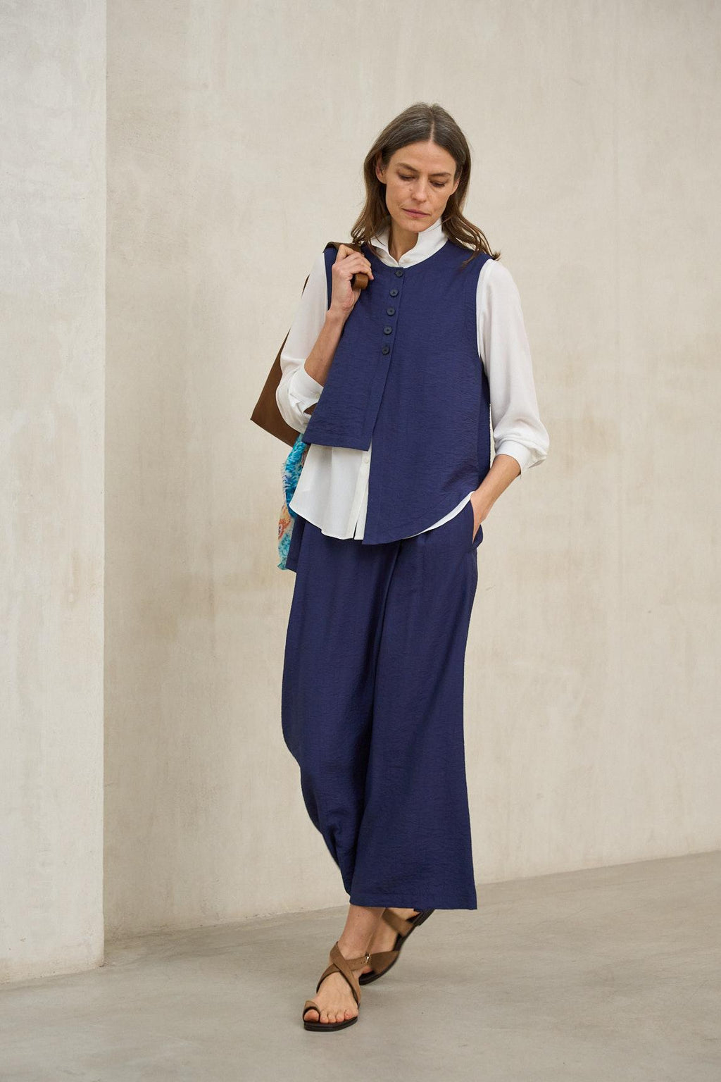 Freja navy blue vest