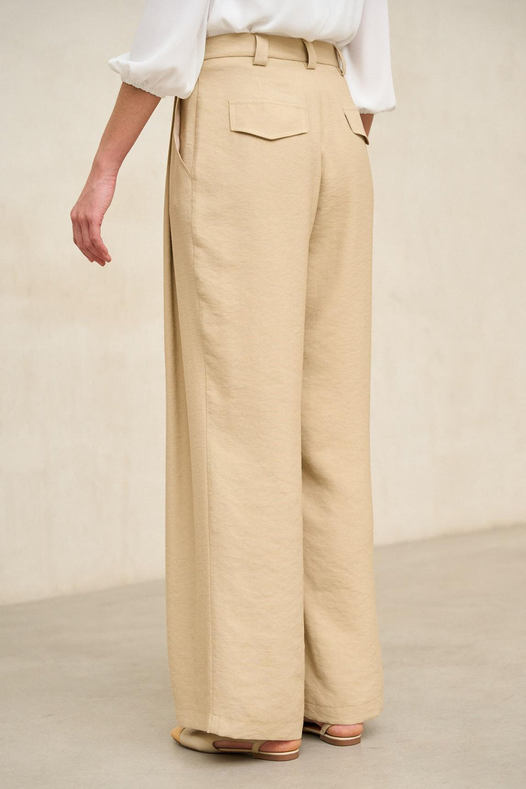 Beige Lyss trousers