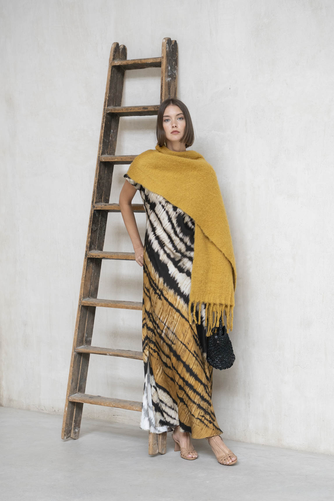 Yungle dress with mustard and black print